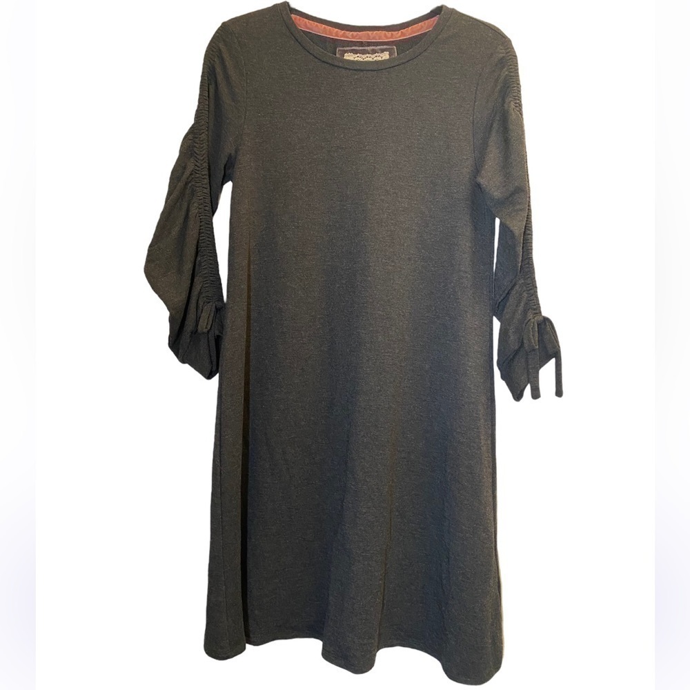 CUPIO DARK GRAY DRESS WITH RUCHED SLEEVES SIZE SMALL PETITE